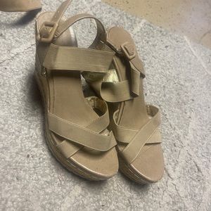 aries wedge heels